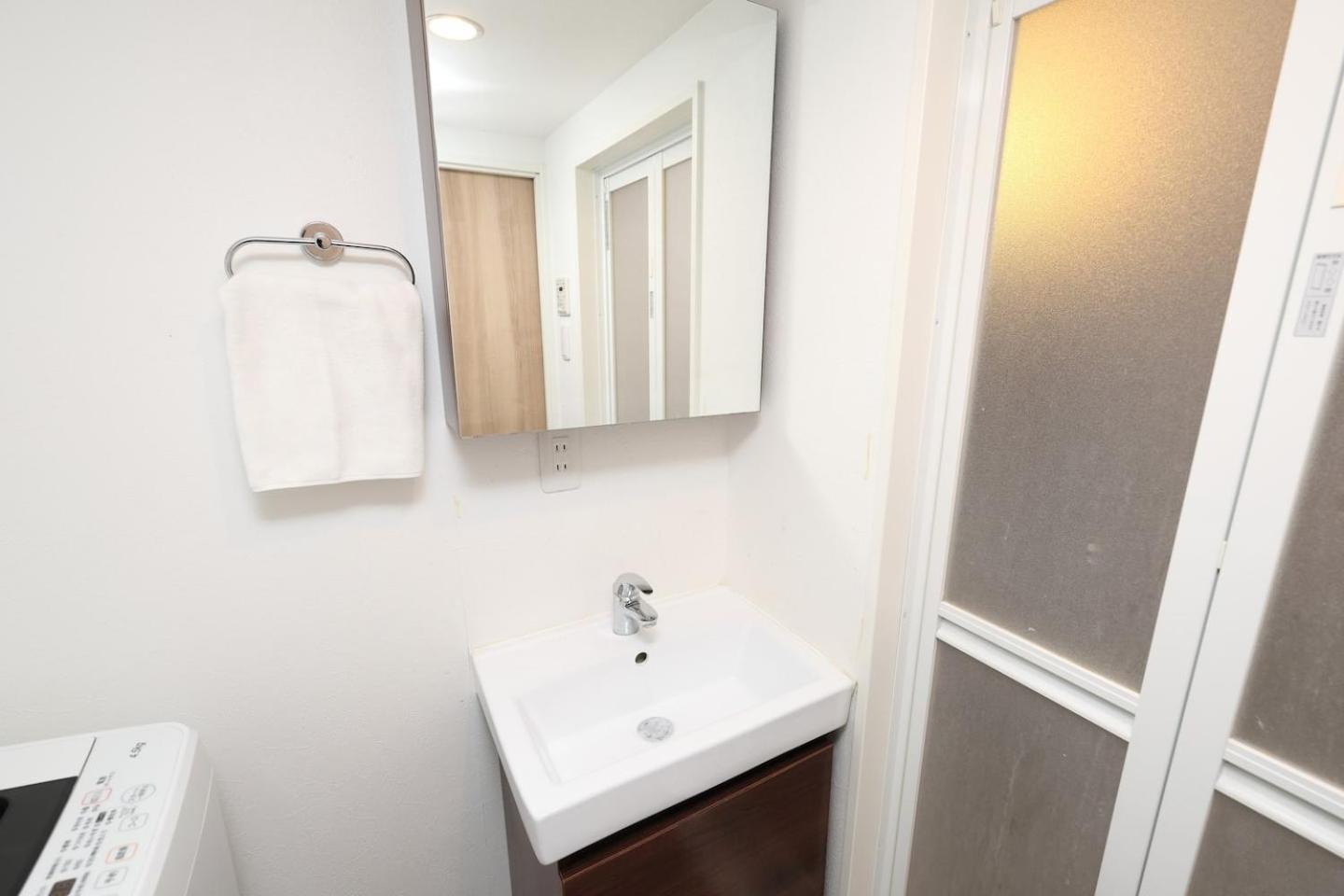 Koma 6 Minutes Walk From Asakusa Sta Tokio