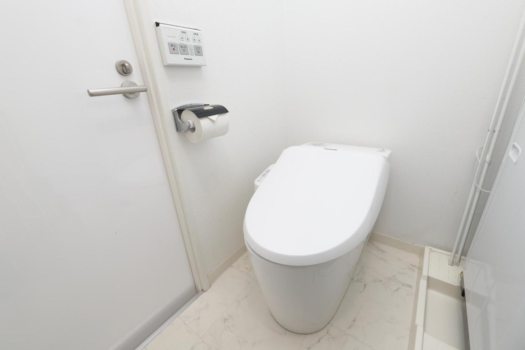 Koma 6 Minutes Walk From Asakusa Sta Tokio